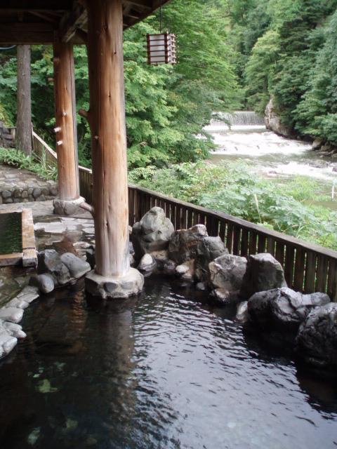 Suối nước nóng tại một Ryokan ở Nhật Bản