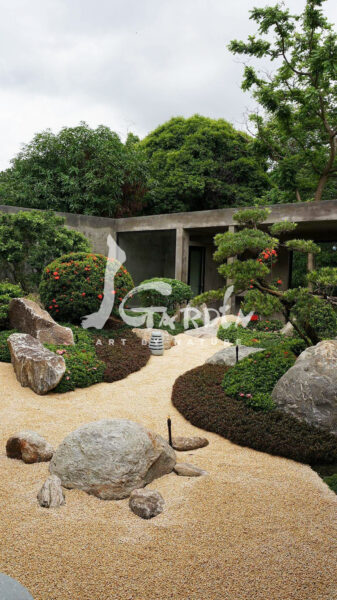 - Sân vườn Nhật Bản đơn giản và thanh tịnh tại Showroom của J Garden, TP. HCM, Việt Nam -